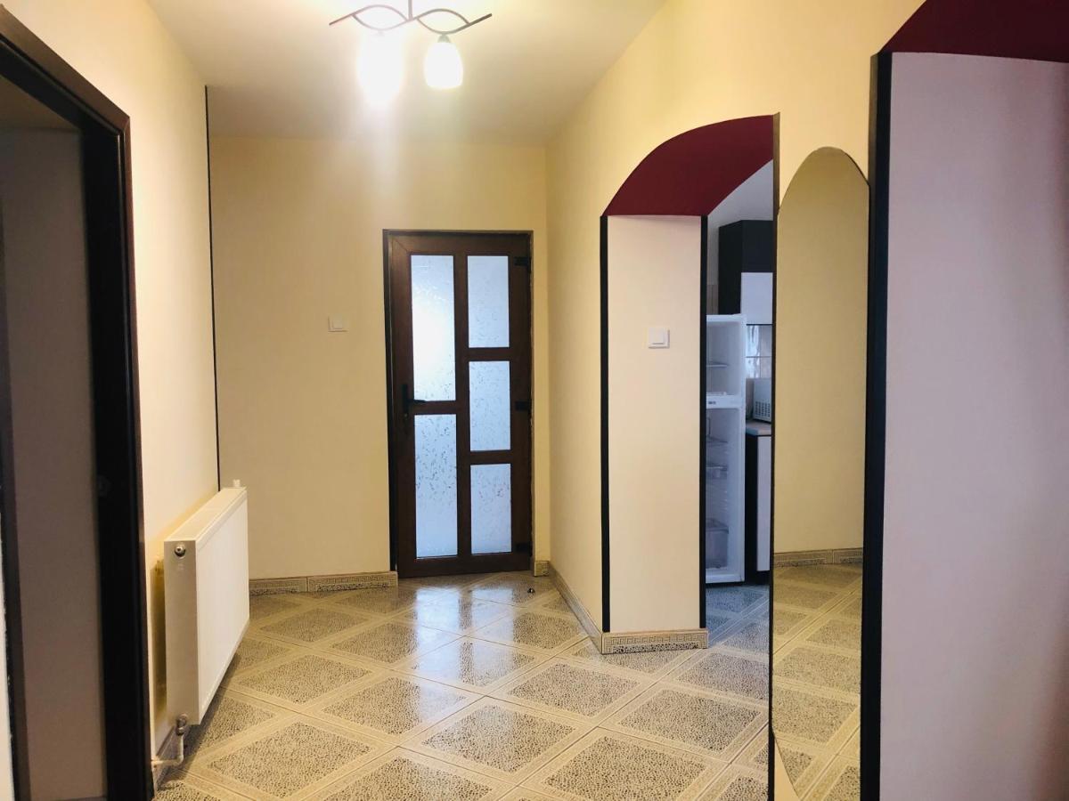 Apartament Extralarge บุชเตนี ภายนอก รูปภาพ