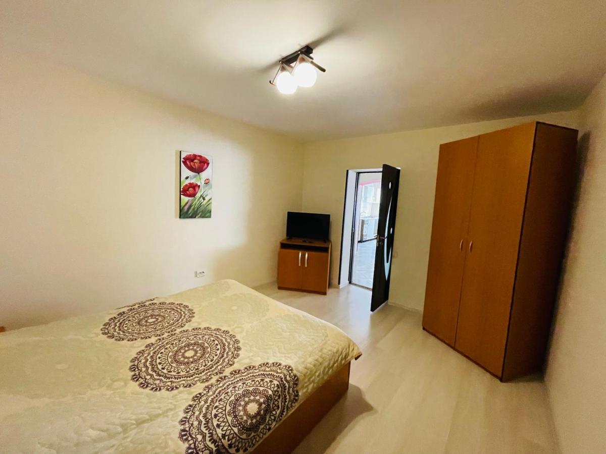 Apartament Extralarge บุชเตนี ภายนอก รูปภาพ