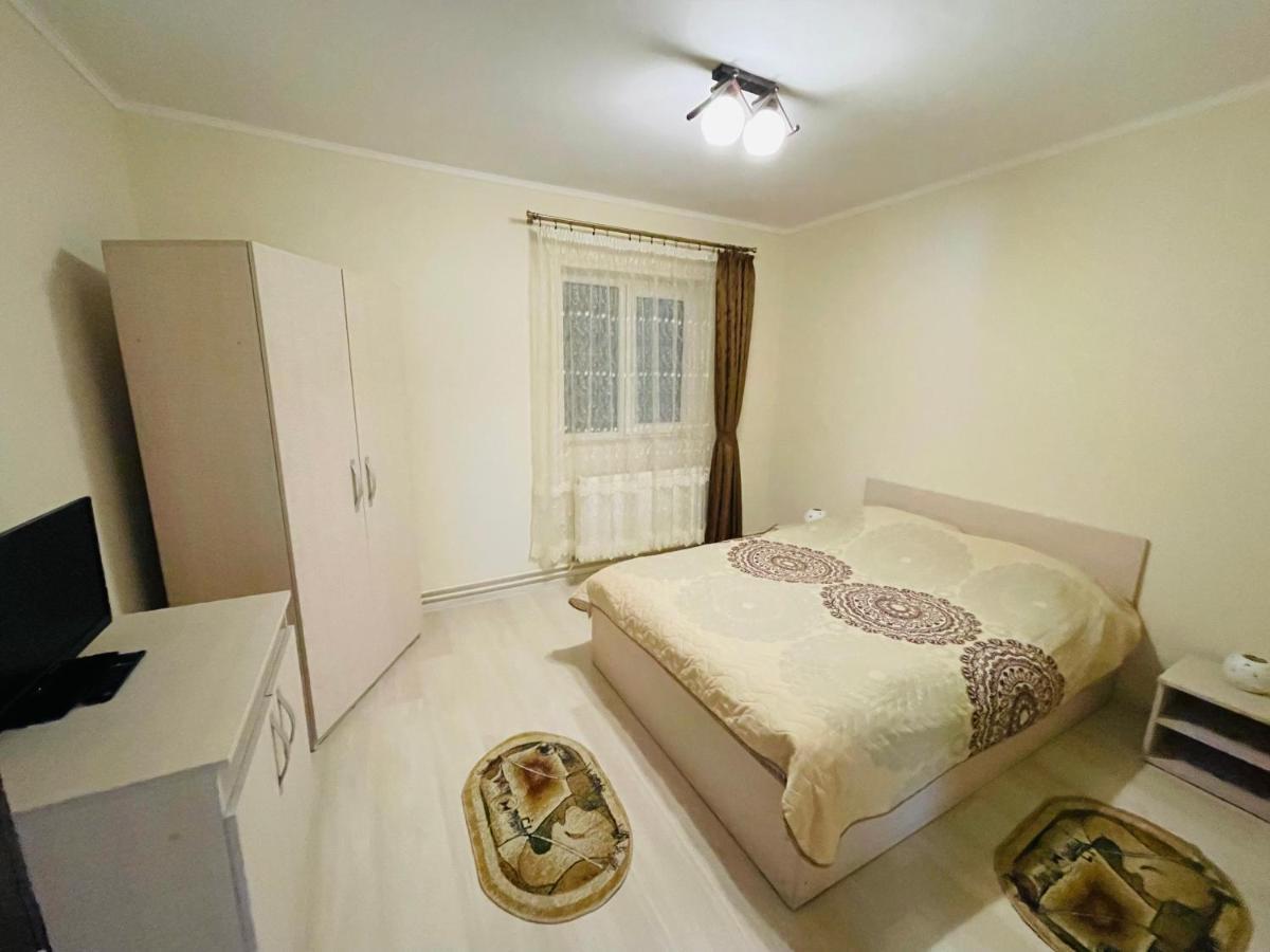 Apartament Extralarge บุชเตนี ภายนอก รูปภาพ