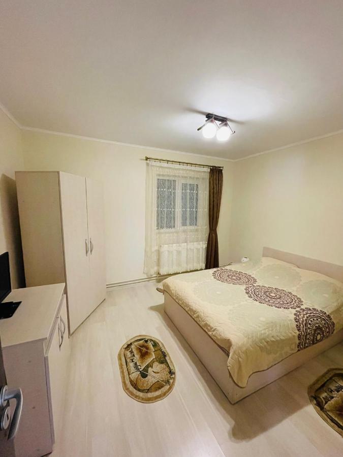 Apartament Extralarge บุชเตนี ภายนอก รูปภาพ